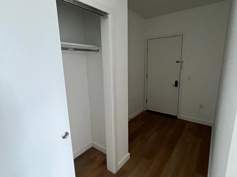 18 Freeway Dr E #502