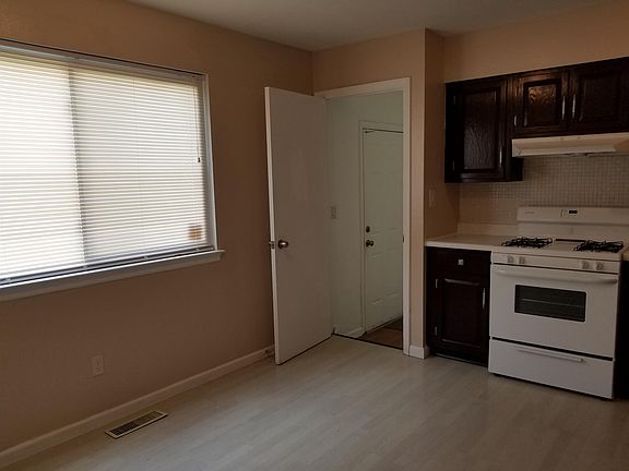 2nd image of 5248 Ville Anita Ct