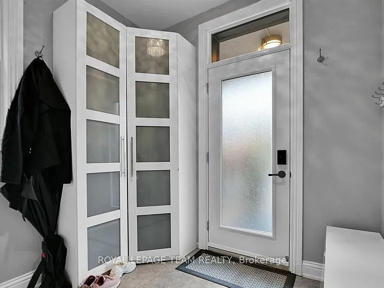 212 Flora St #1 — Photo 2