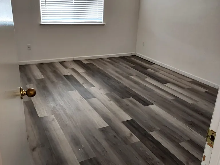 313 E Kern St — Photo 1