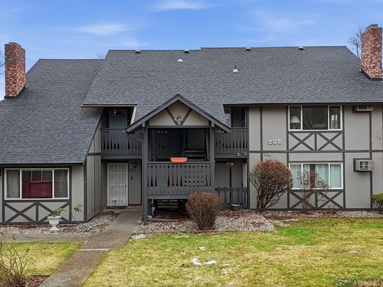 202 E Weile Ave APT 4, Spokane, WA 99208