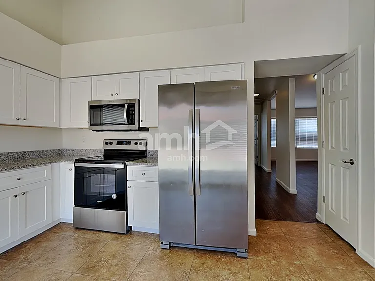11106 E Becker Ln — Photo 3