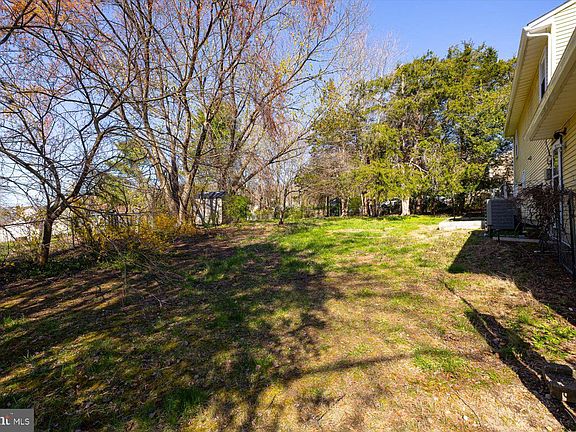 4th image of 10302 Meadowview Dr