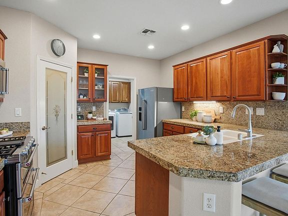 5th image of 2360 Rose Arbor Dr