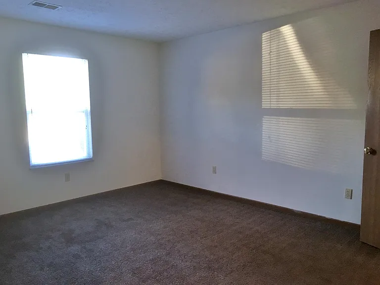1274 Brittain Rd — Photo 5