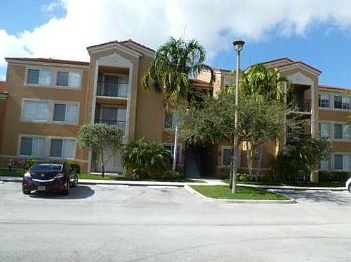 2nd image of 10101 W Commercial Blvd