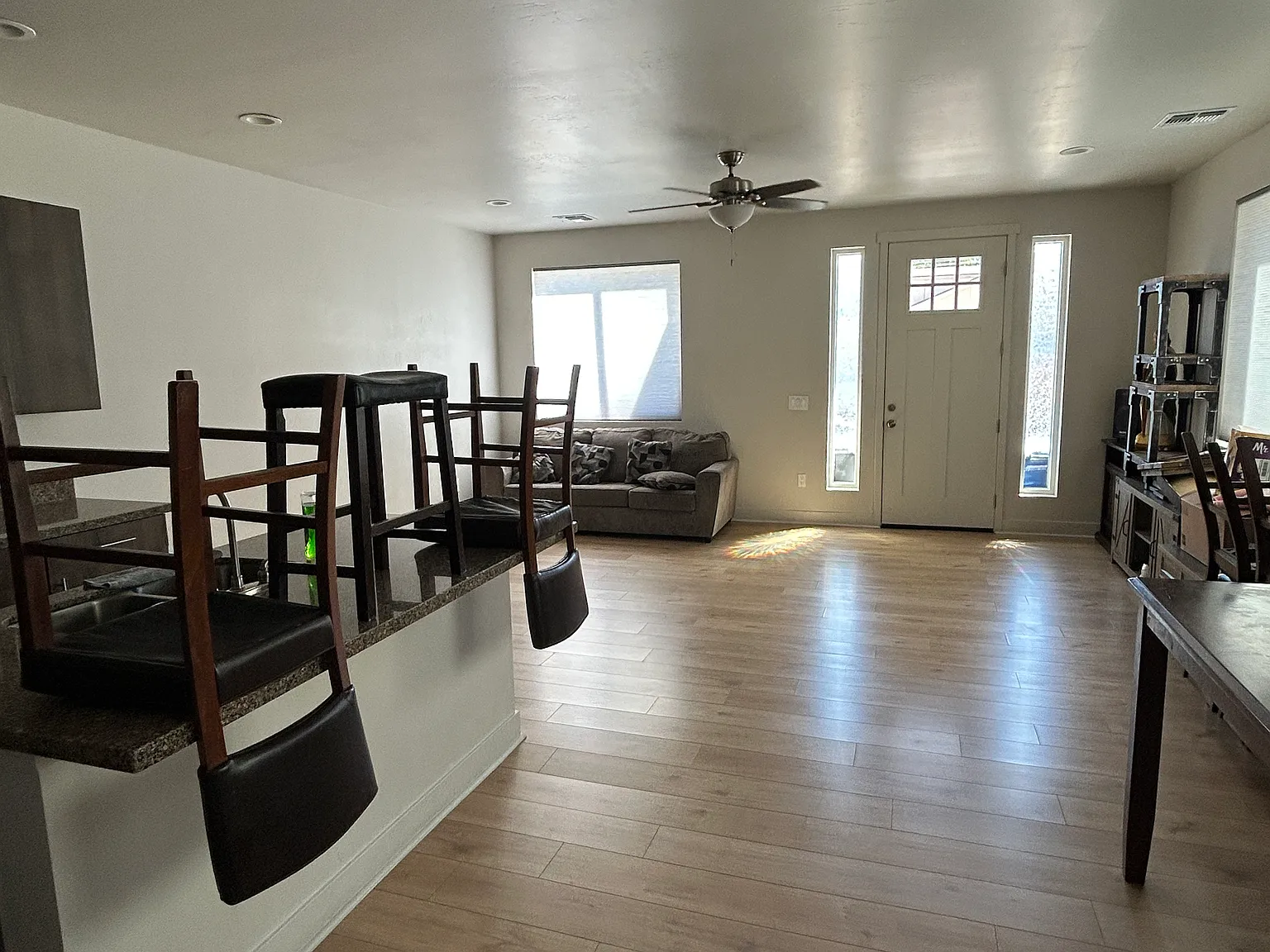 3 bed, 2.5 bath, 1672 sqft, $2,375 — Photo 3