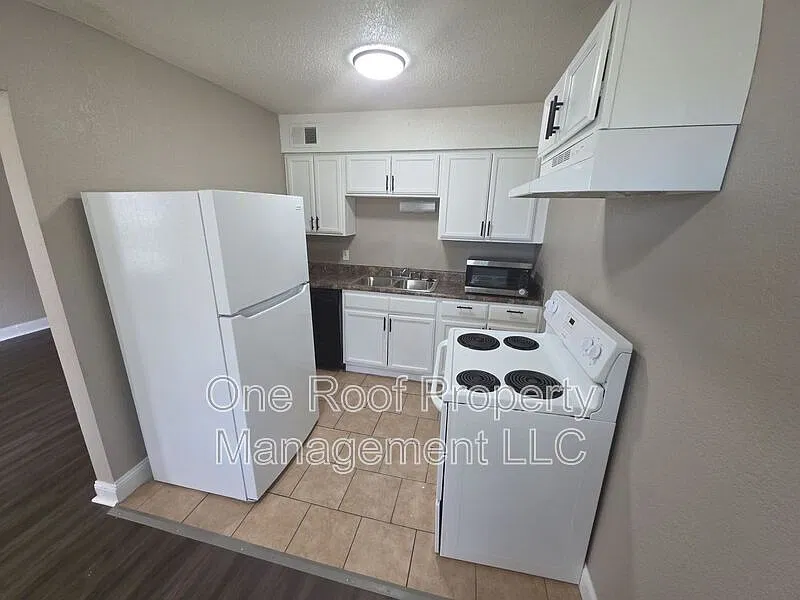 2 bed, 1.0 bath, 740 sqft, $995 — Photo 4