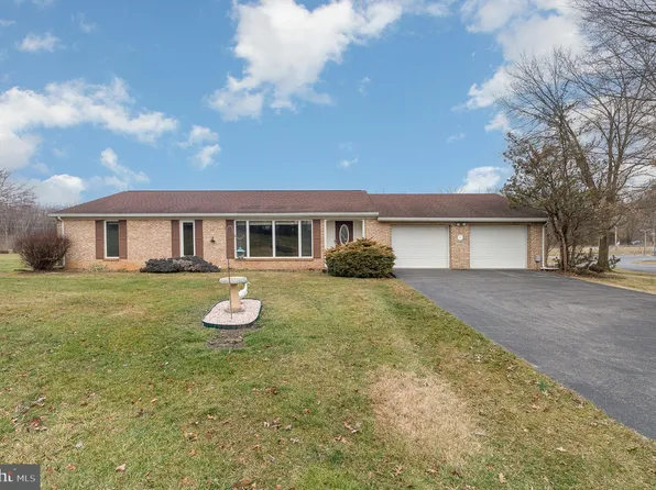 20 Stonehouse Rd, Carlisle, PA 17015