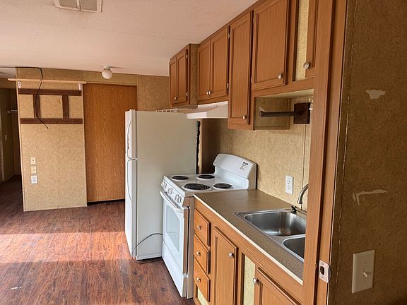 4th image of 416 Clay St