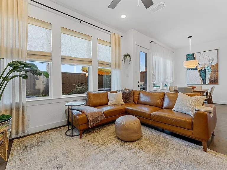 10930 Brambling Wood Dr — Photo 5