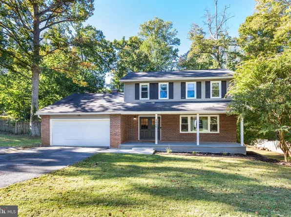 5806 Victor Dr, Sykesville, MD 21784
