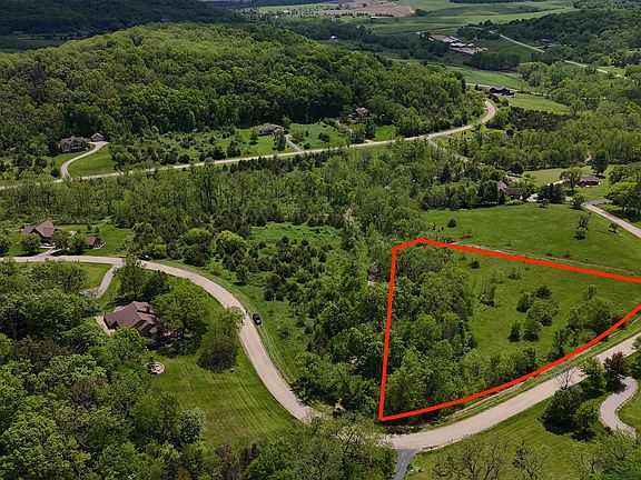 3rd image of 60 Sugarcreek Trl