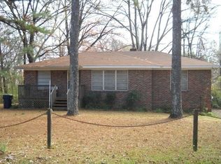 825 Clow Rd, Tarrant, AL 35217