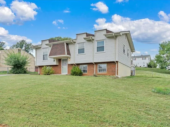 2203 Inge Cir, Salem, VA 24153