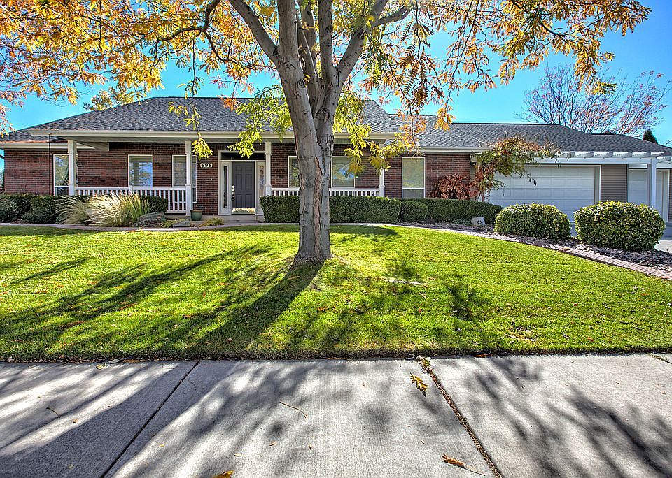 1st image of 598 Boxwood Dr