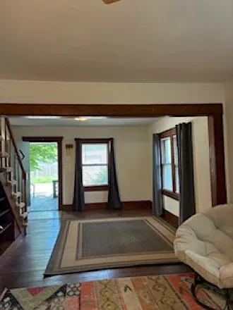 1537 N Main St — Photo 3