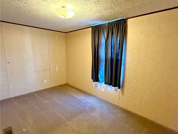 5th image of 812 N 8th St Lot 36