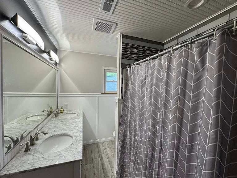 205 S Bryan Ave — Photo 18
