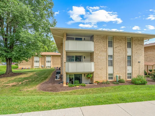 5260 Crossbow Cir Unit 18C, Roanoke, VA 24018
