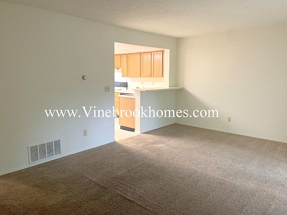 4th image of 2466 Cross Village Dr