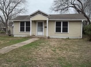 403 W Mahan St, Port Lavaca, TX 77979