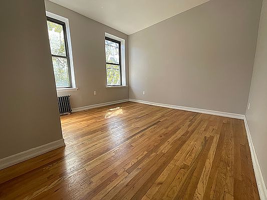 4th image of 201 W 120th St #B2