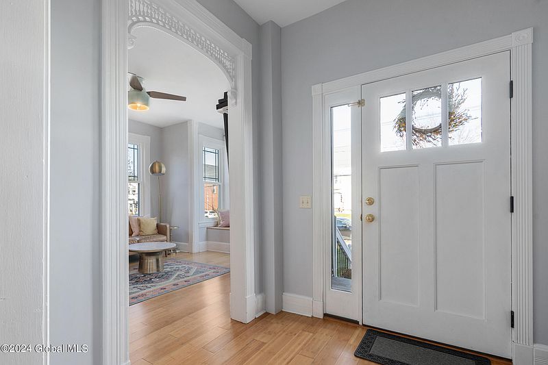 5th image of 258 Pawling Avenue