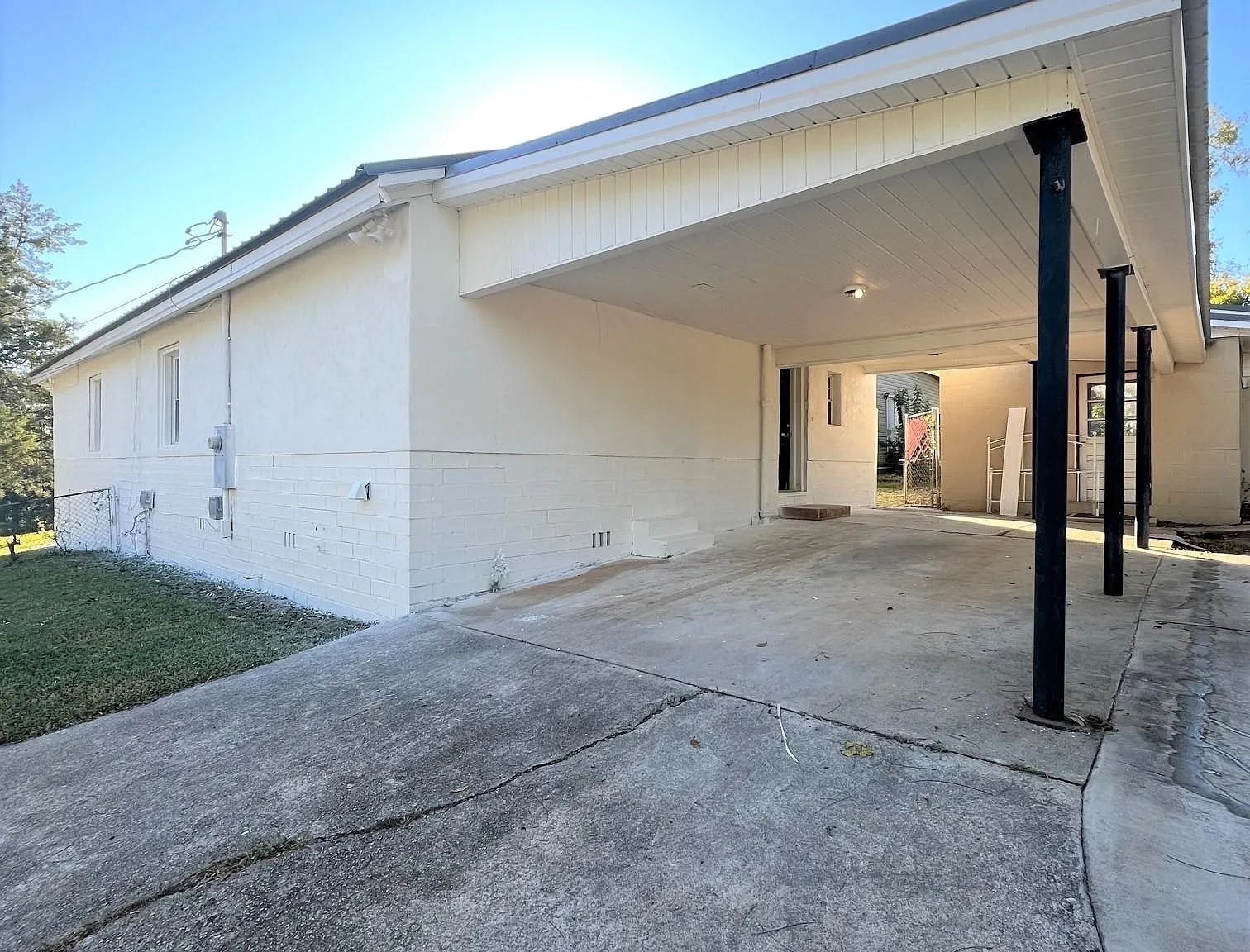 4 bed, 2.0 bath, 1650 sqft, $3,060 — Photo 4