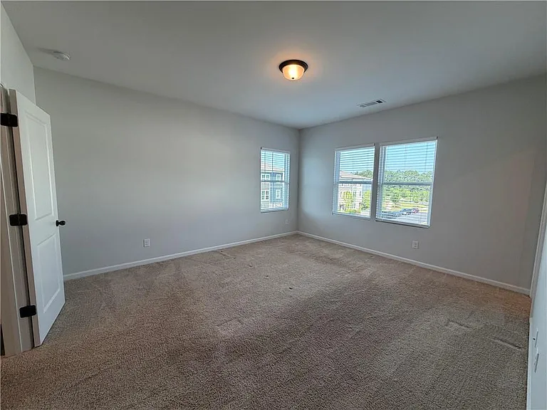 900 Colton Dr — Photo 10