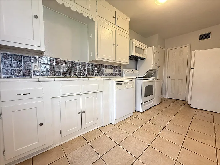 2003 McClendon St #1 — Photo 12
