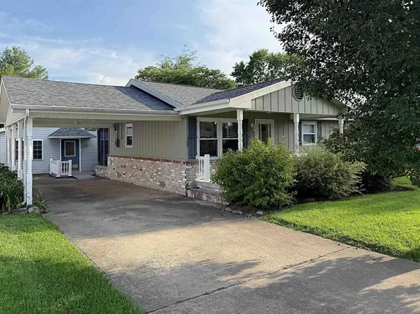 208 Sycamore St, Loogootee, IN 47553