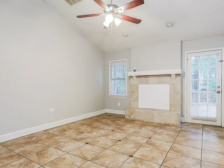 1019 River Stone Ct — Photo 4