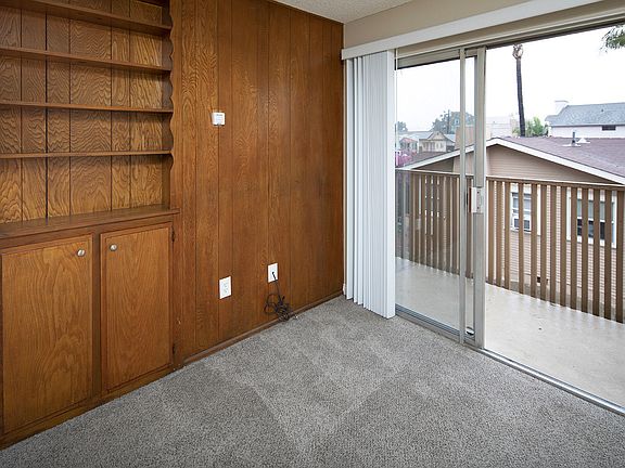 5th image of 4639 Iowa St APT 4