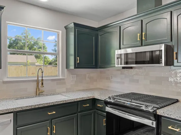 601 E Scott St, Pensacola, FL 32503