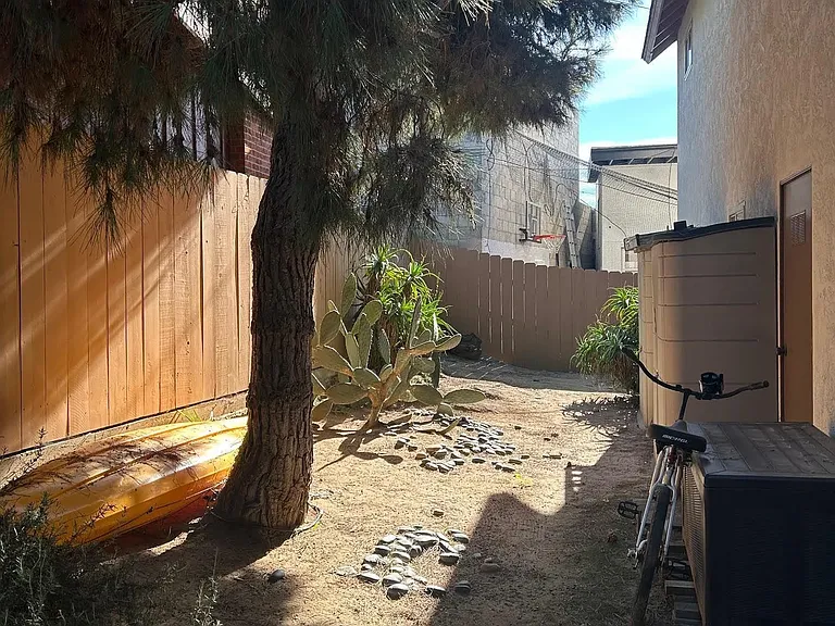 225 Melrose Ave #1 — Photo 13