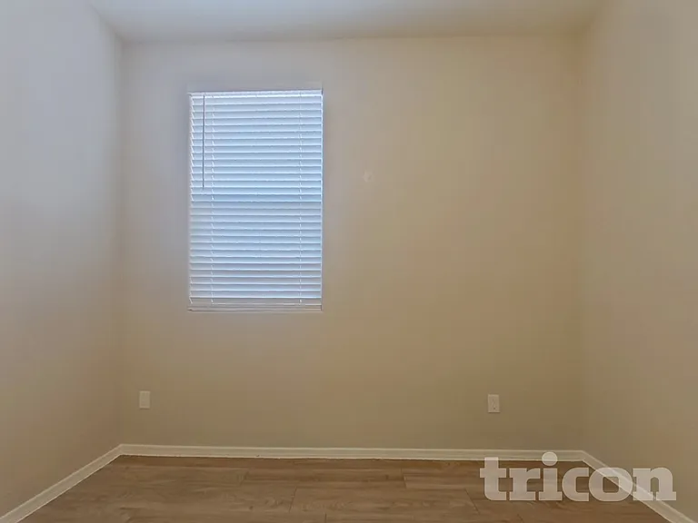 17307 W Monroe St — Photo 13