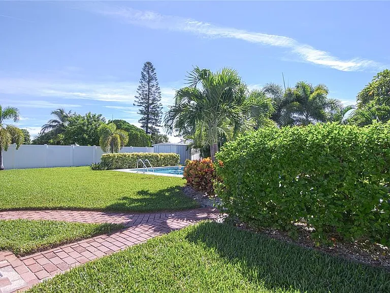 3665 Belle Vista Dr E — Photo 28