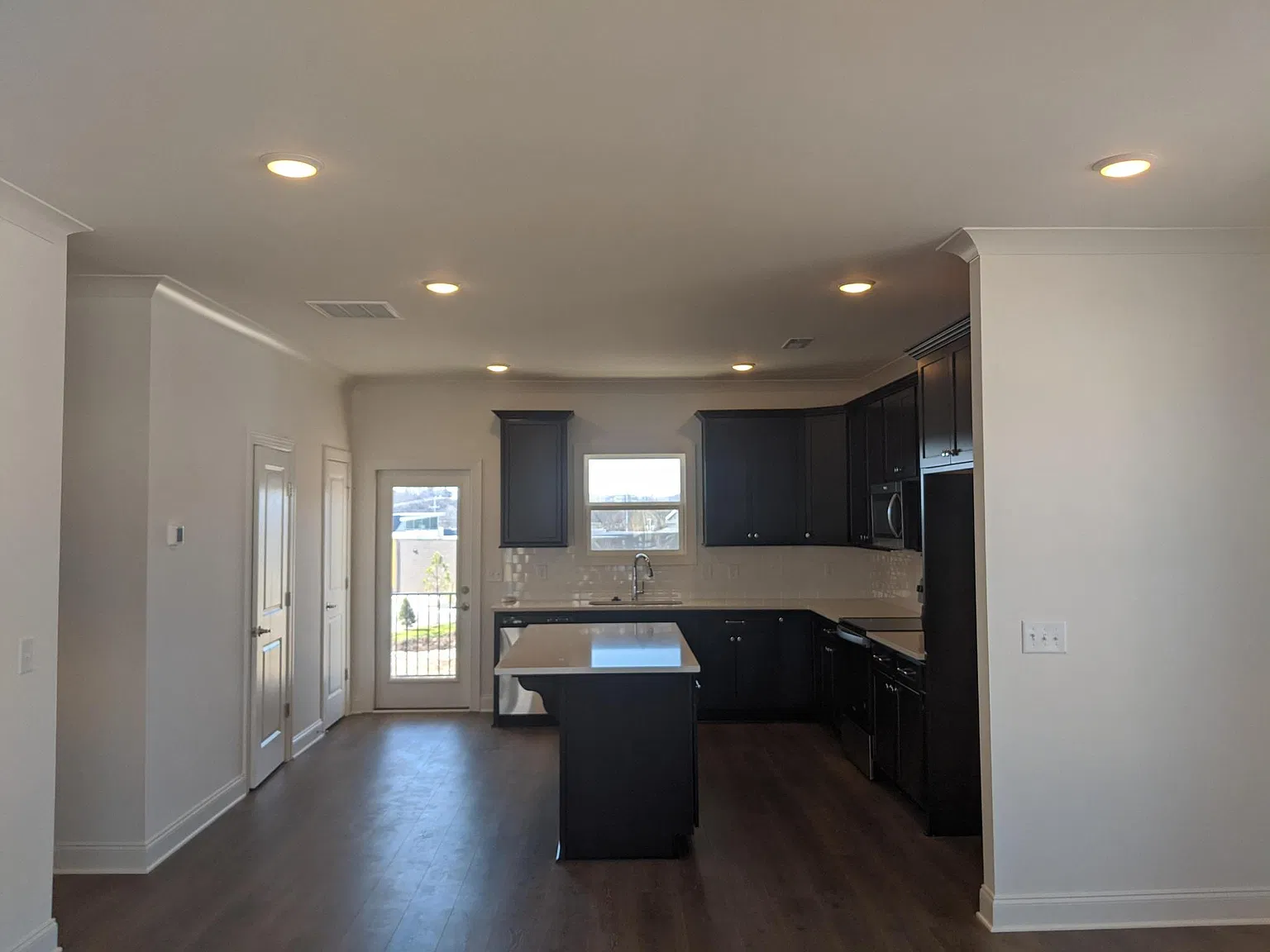 434 Portsdale Dr — Photo 3
