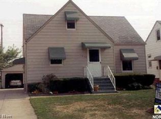 6113 Wareham Dr, Cleveland, OH 44129