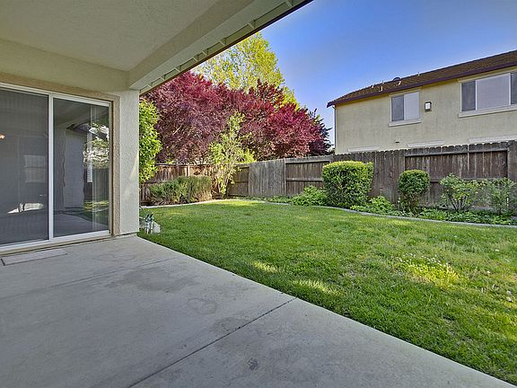 2nd image of 520 Lyman Cir