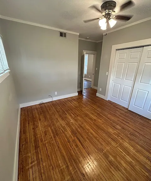 1213 Washington St NE — Photo 3