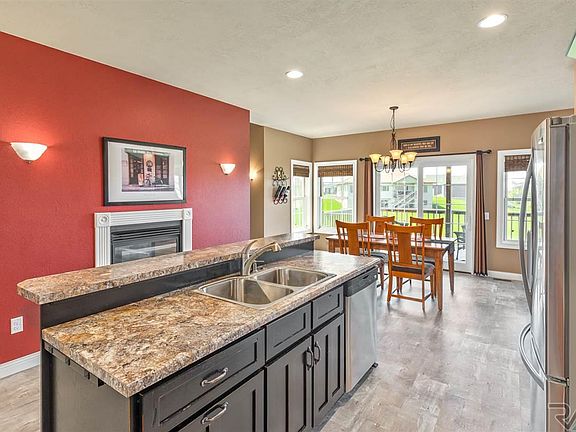 2nd image of 709 S Little Brook Ln