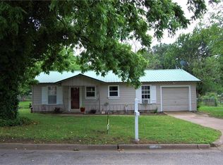 1410 Avenue D, Graham, TX 76450