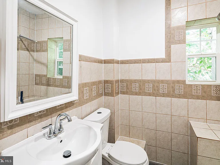 3857 Wyalusing Ave — Photo 9