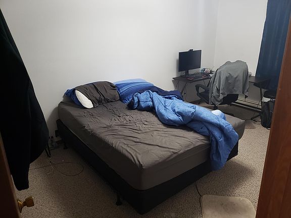 4th image of 310 Finkbine Ln APT 10