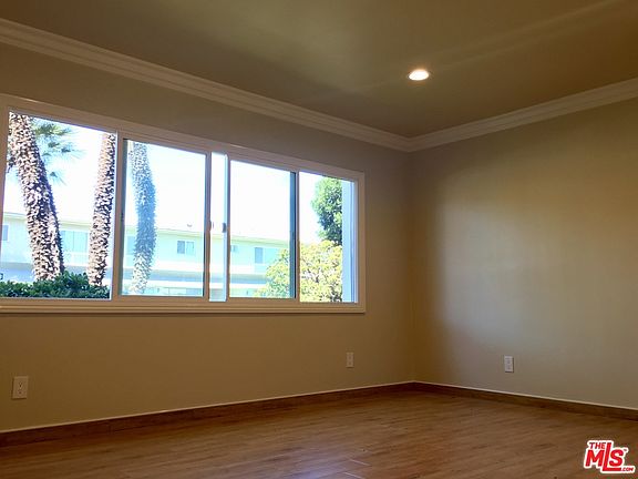 2nd image of 3942 Stevely Ave APT 8