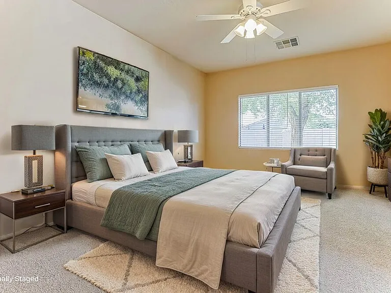 2081 E Runaway Bay Pl — Photo 9