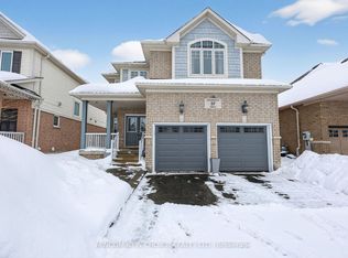 37 Westminster Cir, Barrie, ON L4M 0A4