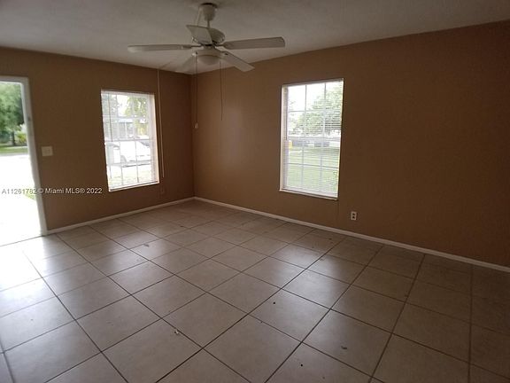 2nd image of 4951 Wedgewood Way APT 4